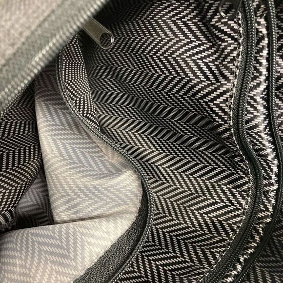 OGIO Brooklyn Women’s Tablet Crossbody Handbag Gray 10X3X9 SEE DESCRIPTION‎ - Picture 7 of 10